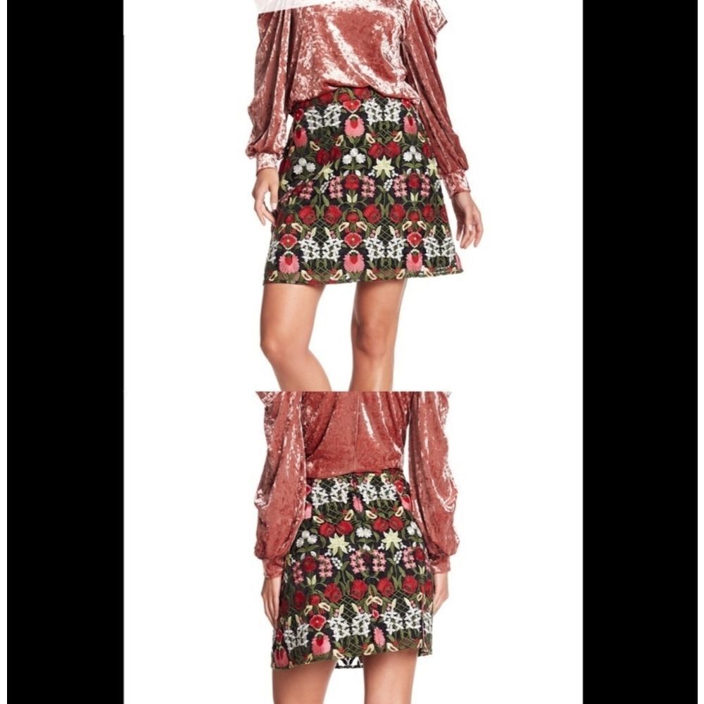 LUCY PARIS MARIA EMBROIDERED SKIRT IN BLACK‎